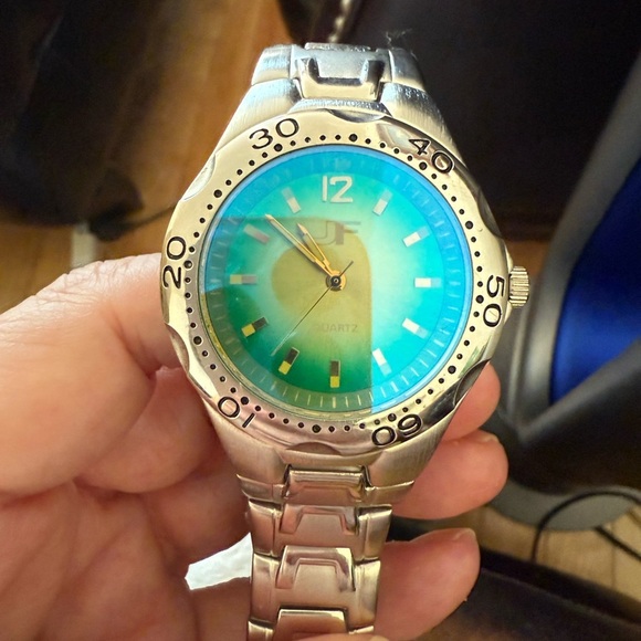 JF Quartz Watch 🌈 Gradient Dial | Silver Band - Picture 3 of 6